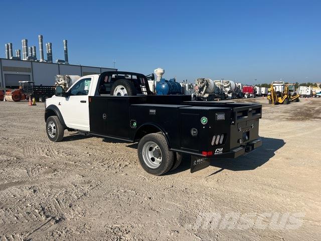 RAM 5500 Pritschenwagen/Pritschenwagen mit Seitenklappe