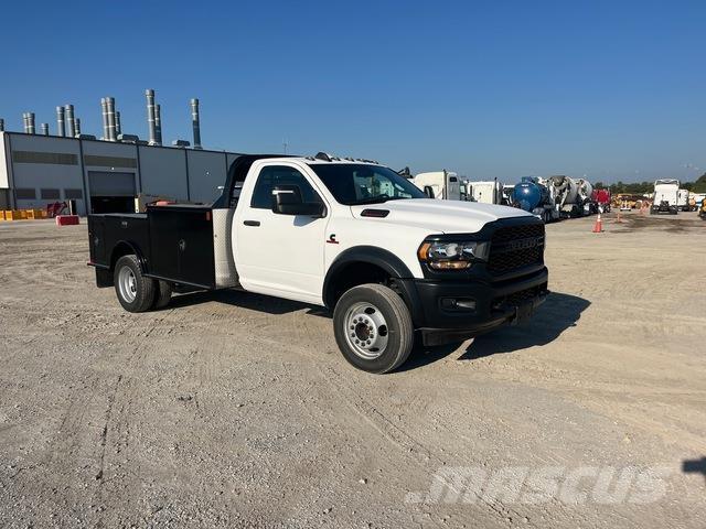 RAM 5500 Pritschenwagen/Pritschenwagen mit Seitenklappe