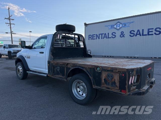 RAM 5500 Pritschenwagen/Pritschenwagen mit Seitenklappe