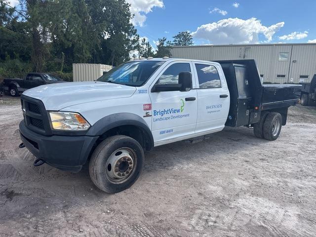 RAM 5500 Pritschenwagen/Pritschenwagen mit Seitenklappe