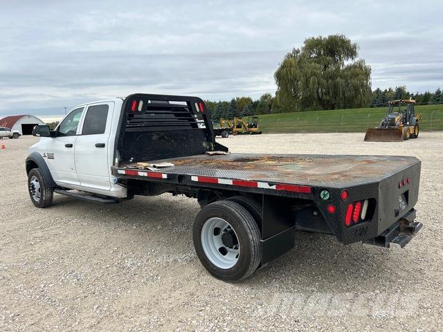 RAM 5500 Pritschenwagen/Pritschenwagen mit Seitenklappe