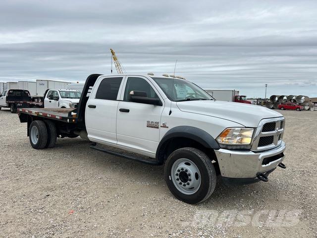 RAM 5500 Pritschenwagen/Pritschenwagen mit Seitenklappe