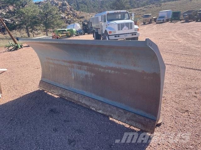  RY Ind. Schneeschilde und -pflüge