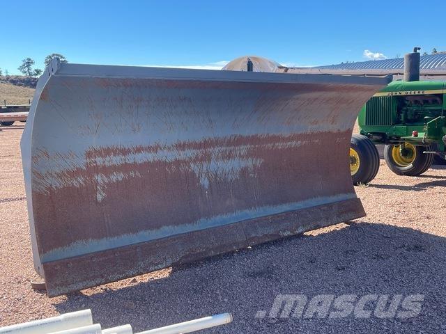  RY Ind. Schneeschilde und -pflüge