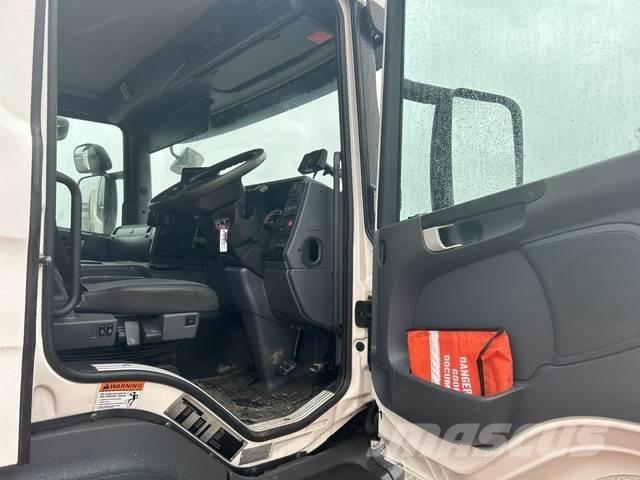 Scania P250 Raupenbagger