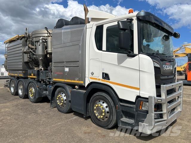Scania R620 Saug- und Druckwagen
