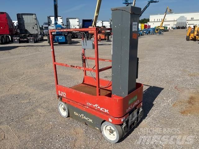 SkyJack SJ12 Personenaufzüge