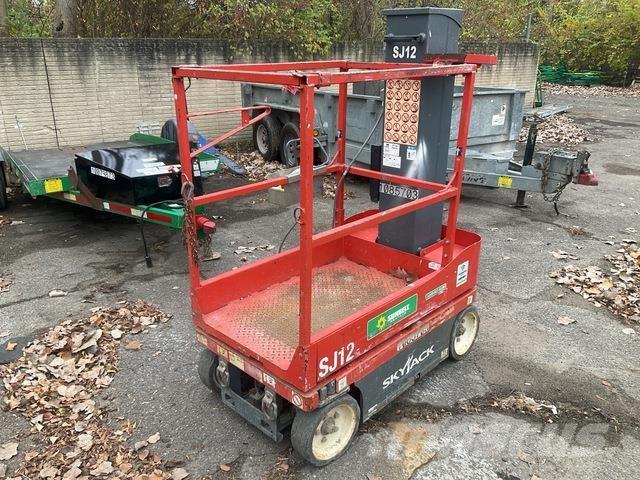 SkyJack SJ12 Personenaufzüge