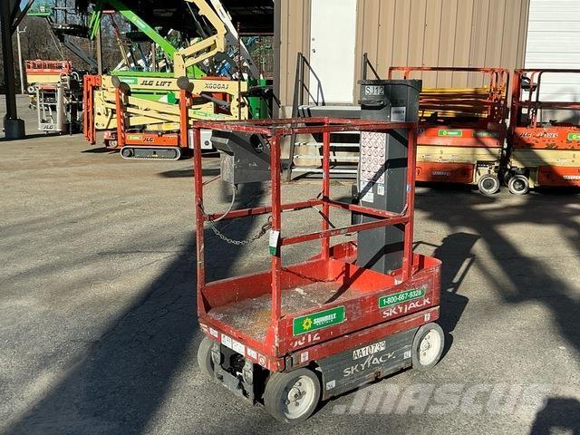 SkyJack SJ12 Personenaufzüge
