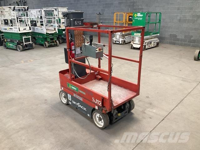 SkyJack SJ12 Personenaufzüge