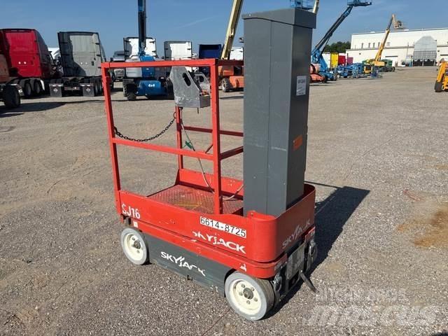 SkyJack SJ16 Personenaufzüge