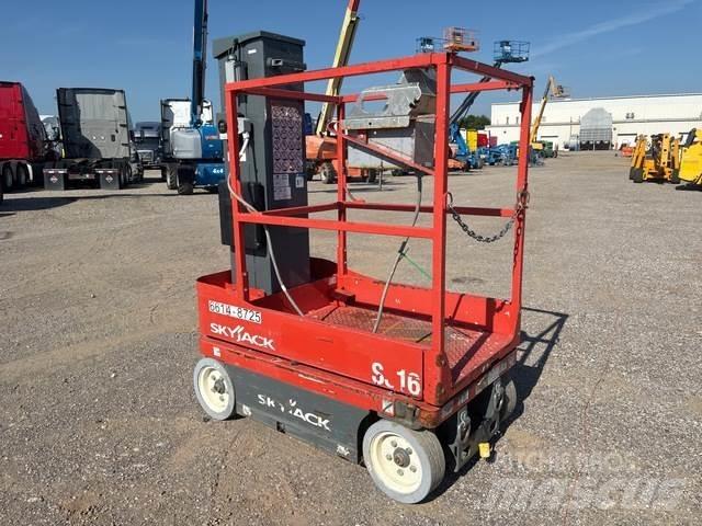 SkyJack SJ16 Personenaufzüge