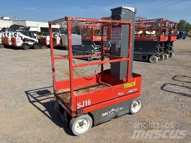 SkyJack SJ16 Personenaufzüge