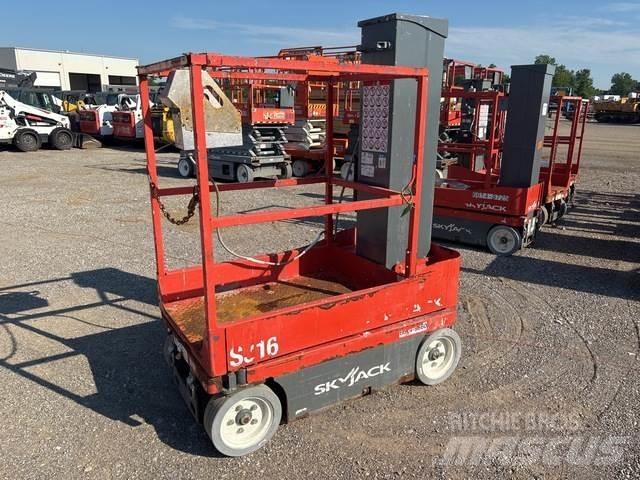 SkyJack SJ16 Personenaufzüge