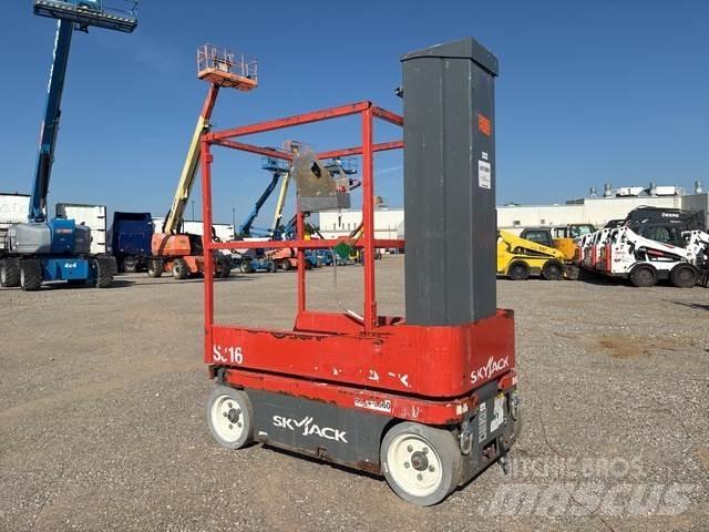 SkyJack SJ16 Personenaufzüge