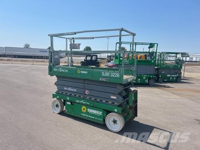 SkyJack SJ3226 Scheren-Arbeitsbühnen