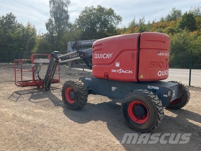 SkyJack SJ46AJ Gelenkteleskoparbeitsbühnen