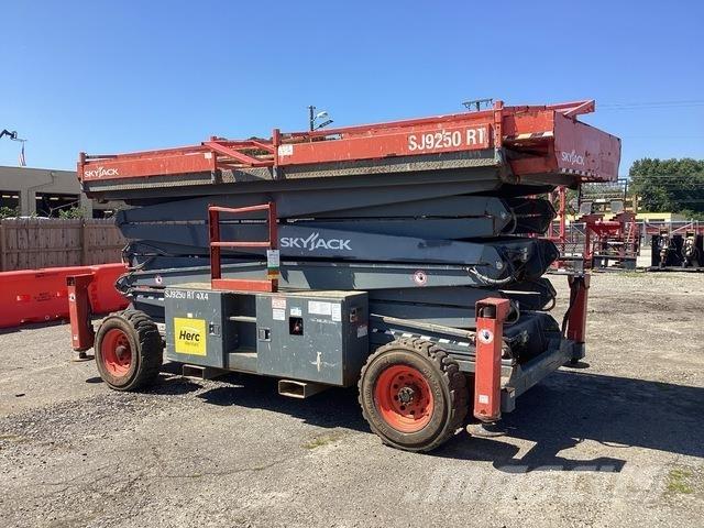 SkyJack SJ9250 Scheren-Arbeitsbühnen