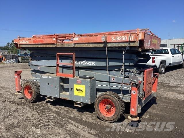 SkyJack SJ9250 Scheren-Arbeitsbühnen