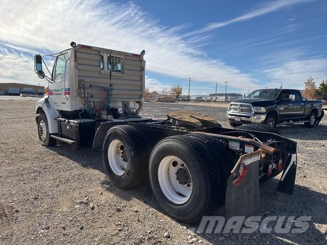 Sterling 9500 Sattelzugmaschinen