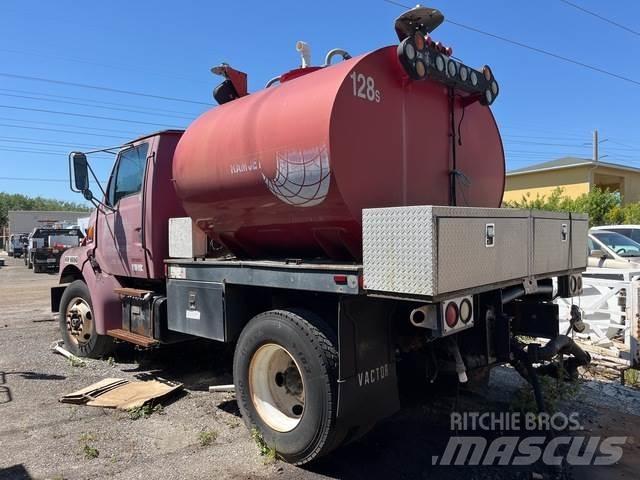 Sterling L7500 Saug- und Druckwagen