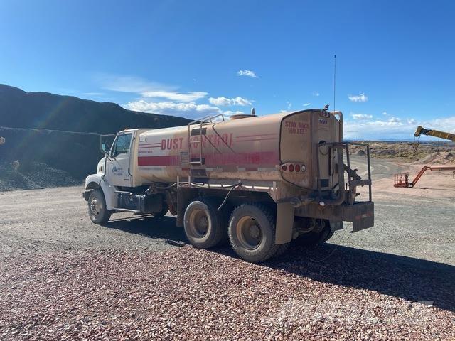 Sterling L7500 Wassertanker