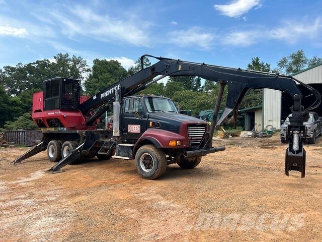 Sterling L8513 Holztransporter