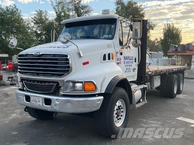 Sterling L9500 Pritschenwagen/Pritschenwagen mit Seitenklappe