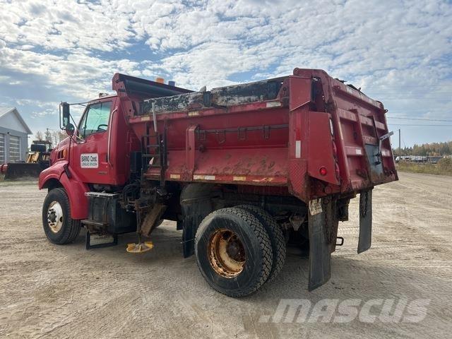Sterling L9500 Schneeschilde und -pflüge