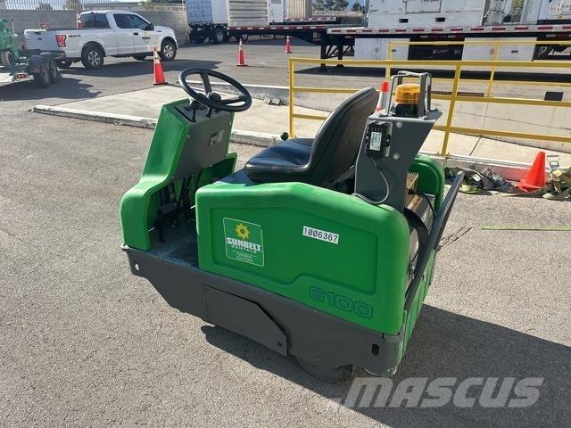 Tennant 6100 Innenraumkehrmaschinen
