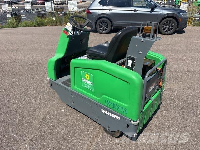 Tennant 6100 Innenraumkehrmaschinen