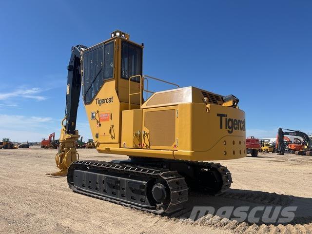 Tigercat 875E Gelenkausleger Lader