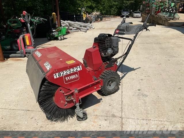 Toro 23740 Innenraumkehrmaschinen