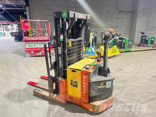 Toyota 6BWR15 Schubmaststapler