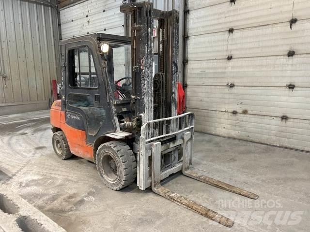 Toyota 7FGU32 Sonstige Baumaschinen