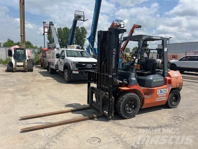 Toyota 7FGU35 Sonstige Baumaschinen