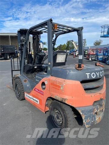 Toyota 8FD35U Sonstige Baumaschinen