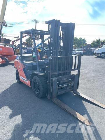 Toyota 8FD35U Sonstige Baumaschinen