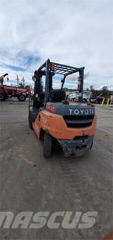 Toyota 8FD35U Sonstige Baumaschinen