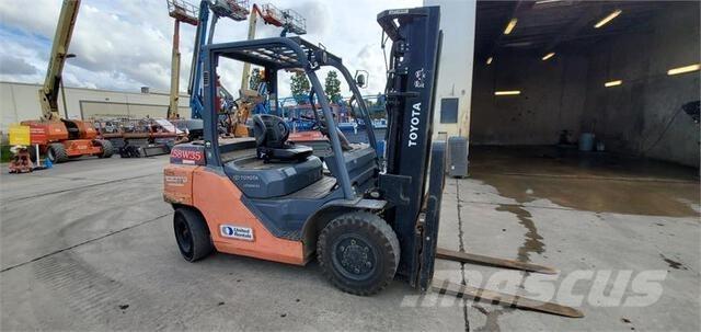 Toyota 8FD35U Sonstige Baumaschinen