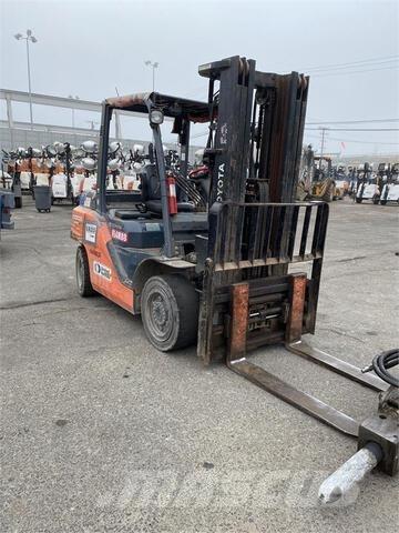 Toyota 8FD35U Sonstige Baumaschinen