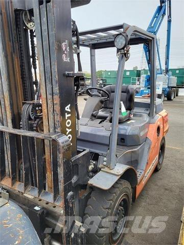 Toyota 8FD35U Sonstige Baumaschinen