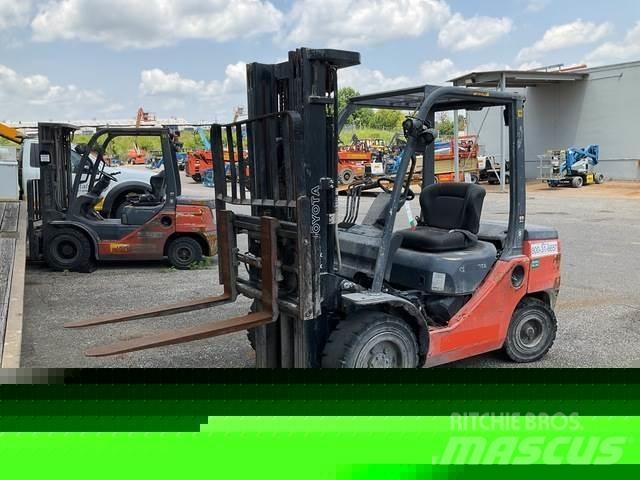 Toyota 8FDU30 Sonstige Baumaschinen