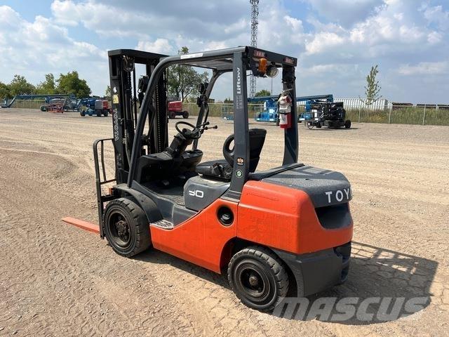 Toyota 8FDU30 Sonstige Baumaschinen
