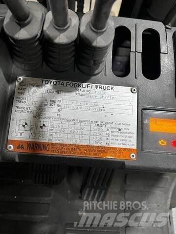 Toyota 8FGCU25 Sonstige Baumaschinen