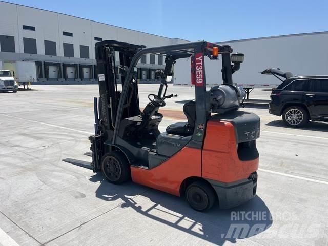 Toyota 8FGCU30 Sonstige Baumaschinen