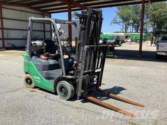 Toyota 8FGU15 Sonstige Baumaschinen