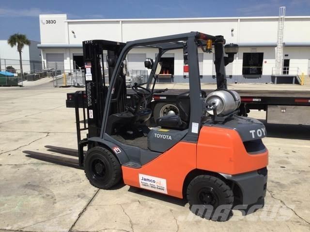 Toyota 8FGU25 Andere Gabelstapler