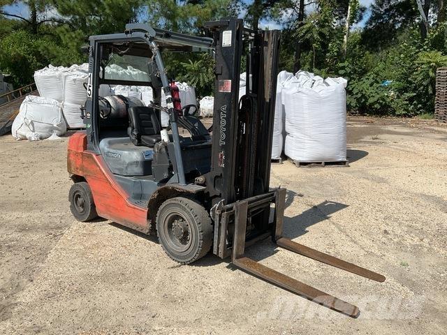 Toyota 8FGU25 Sonstige Baumaschinen
