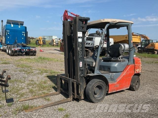 Toyota 8FGU25 Sonstige Baumaschinen